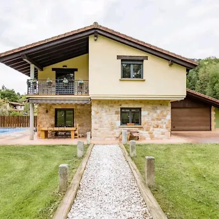 Privada Con Bano Individual En Chalet Con Piscina Climatizada Arosteguieta