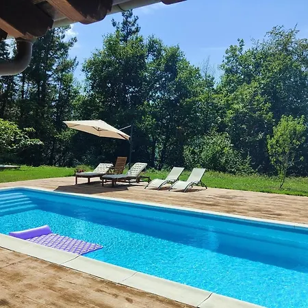 Сasa de vacaciones Privada Con Bano Individual En Chalet Con Piscina Climatizada *